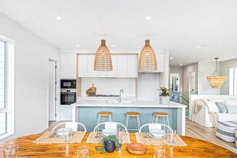 Photo of property in 17a Alexander Avenue, Torbay, Auckland, 0630