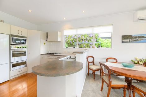 Photo of property in 2/87a Kowhai Road, Mairangi Bay, Auckland, 0630