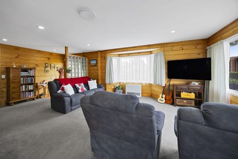 Photo of property in 12 Frank Frethey Place, Highlands Park, New Plymouth, 4312