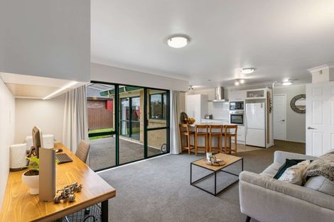 Photo of property in 9 Brookesmith Drive, Waiuku, 2123