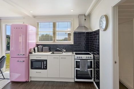 Photo of property in 19 Hicks Crescent, Waikanae Beach, Waikanae, 5036