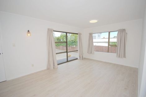 Photo of property in 2/35 Fairlands Avenue, Waterview, Auckland, 1026