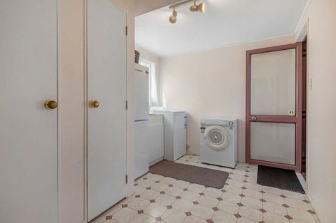 Photo of property in 5 Dudley Crescent, Cable Bay, 0420