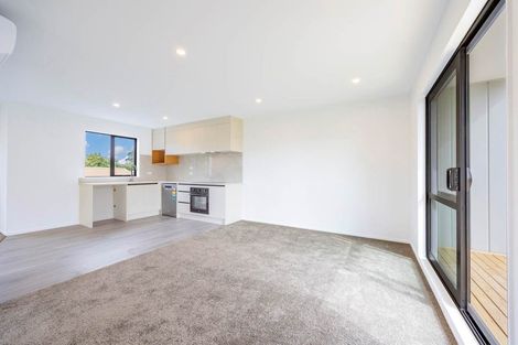 Photo of property in 3/17 Kingdale Road, Henderson, Auckland, 0610