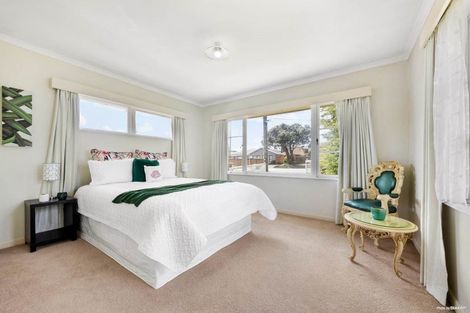 Photo of property in 1/37 Shakespeare Road, Milford, Auckland, 0620