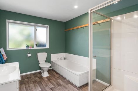 Photo of property in 35 Durrell Way, Rolleston, 7614