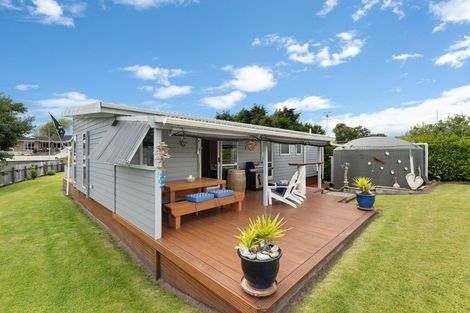 Photo of property in 11 Ramona Avenue, Waitarere Beach, Levin, 5510