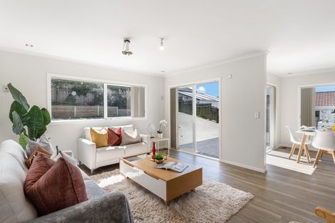 Photo of property in 2/55 Verran Road, Birkenhead, Auckland, 0626