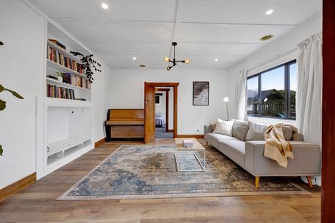 Photo of property in 15 Craig Street, Stratford, 4332