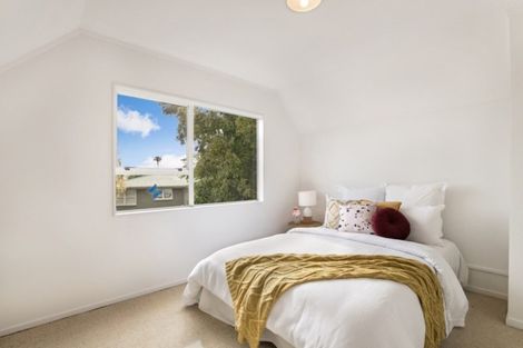 Photo of property in 2/58 Opaheke Road, Opaheke, Papakura, 2113