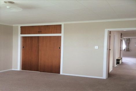 Photo of property in 40 Karaka Crescent, Levin, 5510