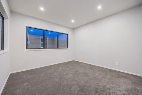 Photo of property in 15 Mcindoe Road, Kumeu, 0810