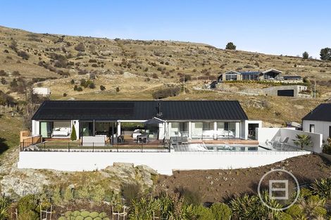 Photo of property in 5 Red Deer Rise, Kelvin Heights, Queenstown, 9300
