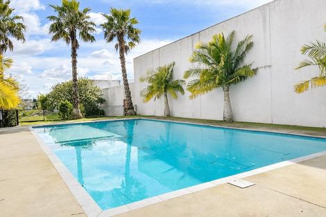 Photo of property in Westward Park Estate, 14e/30 Westward Ho, Glen Eden, Auckland, 0602