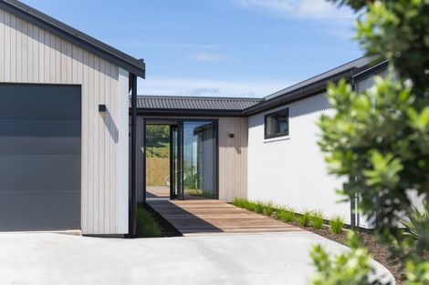 Photo of property in 3 Makakahi Street, Lytton West, 4071