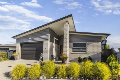 Photo of property in 4 Westhill Lane, Papamoa Beach, Papamoa, 3118