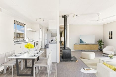 Photo of property in 56 Lavelle Road, Henderson, Auckland, 0612