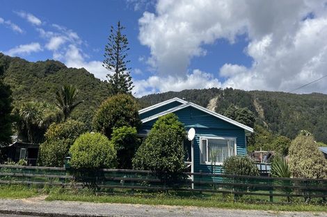 Photo of property in 2 Curtis Street, Hector, 7822