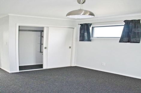 Photo of property in 16a Woodall Place, Totara Vale, Auckland, 0627