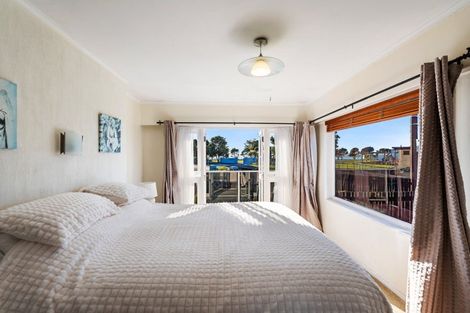 Photo of property in 35 Charles Street, Westshore, Napier, 4110