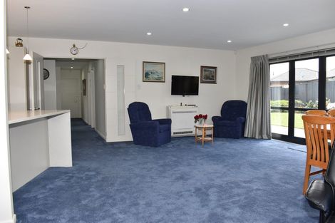 Photo of property in 36 Davaar Crescent, Broomfield, Christchurch, 8042