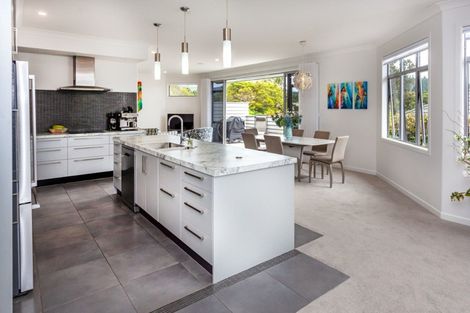 Photo of property in 100 Pacific View Drive, Whangamata, 3620