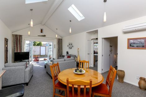 Photo of property in 2/3 Tainui Street, Welbourn, New Plymouth, 4312