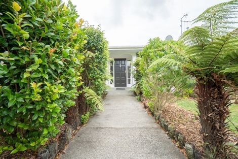 Photo of property in 1 Rakino Place, Awapuni, Palmerston North, 4412