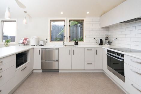 Photo of property in 23 Doris Gordon Crescent, Crofton Downs, Wellington, 6035