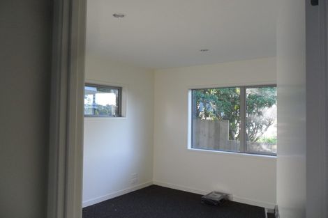 Photo of property in 218a Glamorgan Drive, Northcross, Auckland, 0630