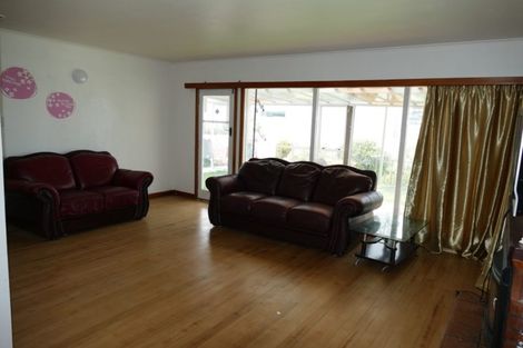 Photo of property in 211 East Coast Road, Castor Bay, Auckland, 0620