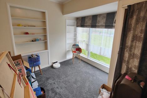 Photo of property in 1 Pollen Crescent, Melville, Hamilton, 3206