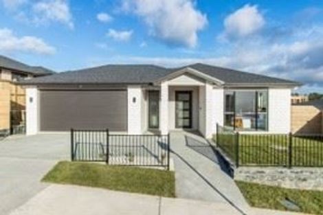 Photo of property in 12 Mamuku Drive, Massey, Auckland, 0614