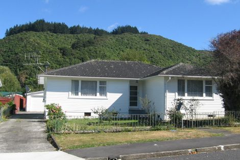 Photo of property in 6 Waimarama Grove, Birchville, Upper Hutt, 5018