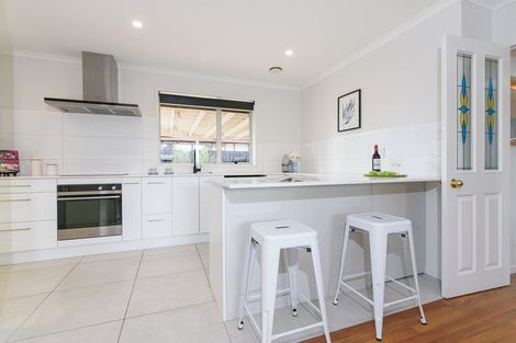 Photo of property in 595 Great South Road, Rosehill, Papakura, 2113