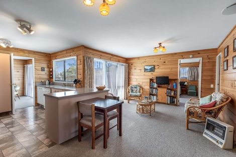 Photo of property in 6 Poutama Place, Tawhero, Whanganui, 4501