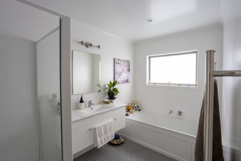 Photo of property in 22 Austin Reid Avenue, Carterton, 5713