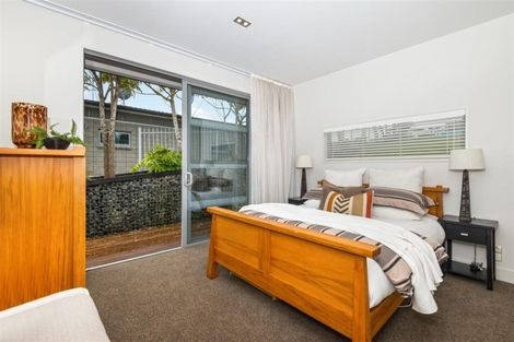 Photo of property in 6 Kerema Way, Schnapper Rock, Auckland, 0632