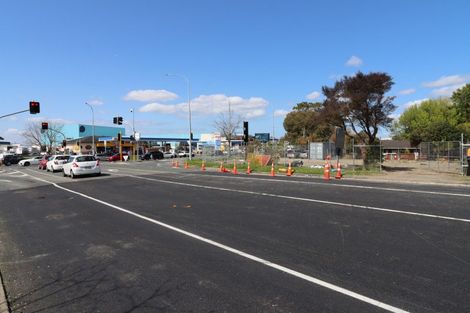 Photo of property in 320 Lincoln Road, Henderson, Auckland, 0610