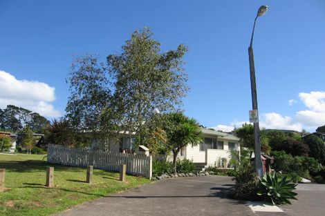 Photo of property in 1/39 Rifleman Rise, Unsworth Heights, Auckland, 0632