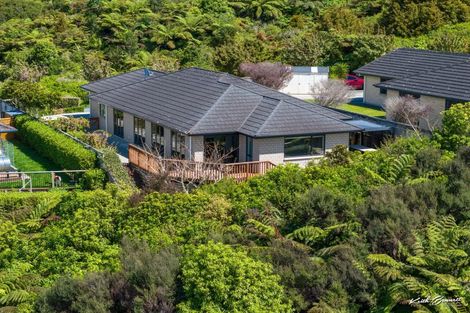 Photo of property in 43 Percy Kinsman Crescent, Riverstone Terraces, Upper Hutt, 5018