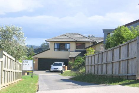 Photo of property in 10 Rising Parade, Fairview Heights, Auckland, 0632