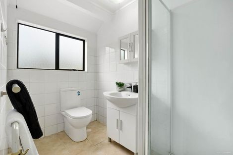 Photo of property in 3/39 Sunnynook Road, Forrest Hill, Auckland, 0620