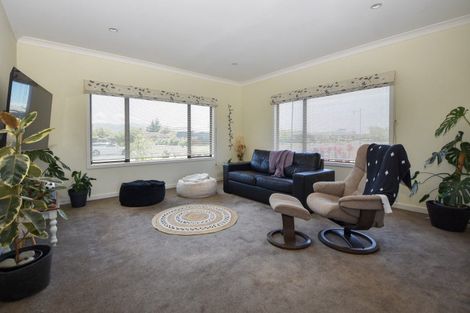 Photo of property in 18 Carrington Drive, Carterton, 5713