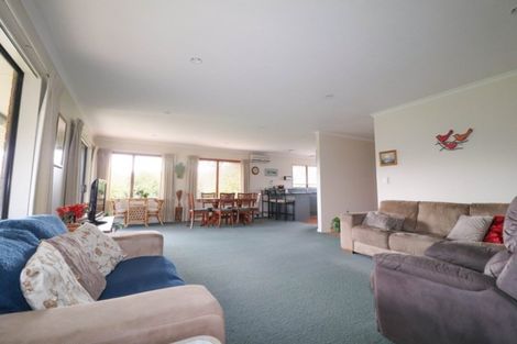 Photo of property in 2 Merrimana Drive, Thames, 3500