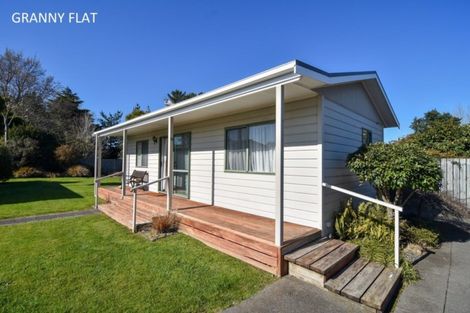 Photo of property in 127 Lincoln Road, Carterton, 5713