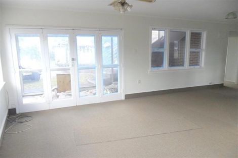 Photo of property in 300 Te Atatu Road, Te Atatu South, Auckland, 0610