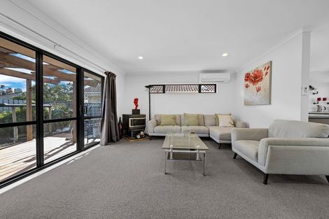 Photo of property in 26 Magnolia Drive, Waiuku, 2123