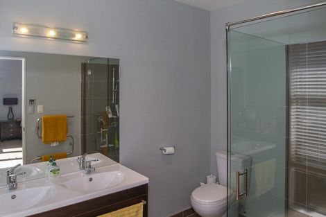 Photo of property in 5a Dovedale Avenue, Ilam, Christchurch, 8041