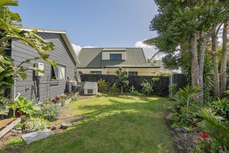 Photo of property in 10 Impala Place, Whitianga, 3510